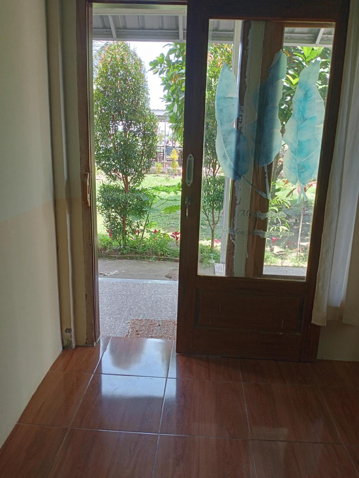 The Daun Puntik Homestay Pemenang Exteriör bild